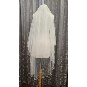 Pronovious Bridal wedding Veil Off White / Ivory 2 Tier Beaded Edge Nwt $399
